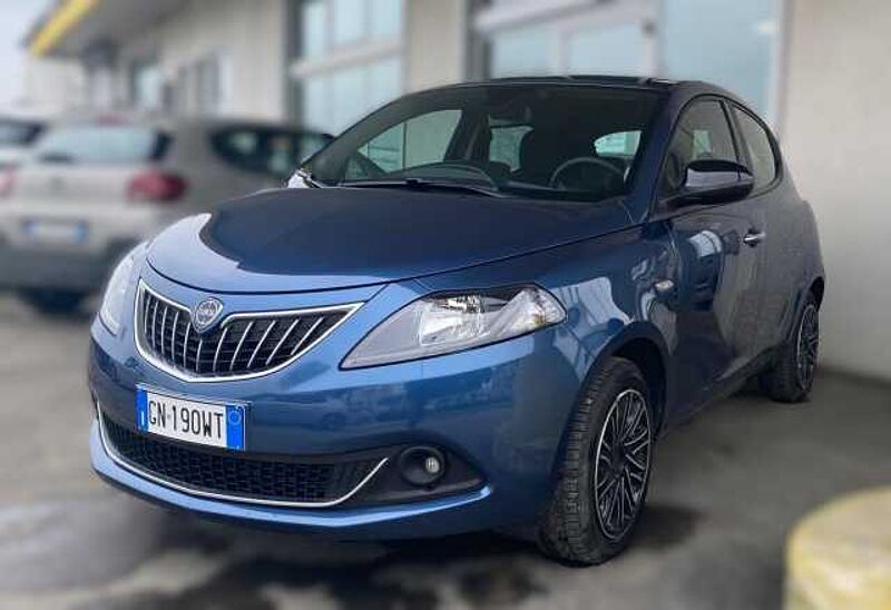 Lancia Ypsilon 3&ordf; serie 1.0 FireFly 5 porte S&S Hybrid Ecochic Silver