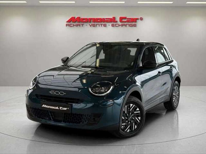 Fiat 600 600 1.2 Hybrid DCT * Carplay * Aides Conduite * in 6210 Frasnes-lez-Gosselies Fiat 600 600 1.2 Hybrid DCT * Carplay * Aides Conduite *