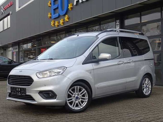 Ford Tourneo Courier 1.5 TDCi Titanium