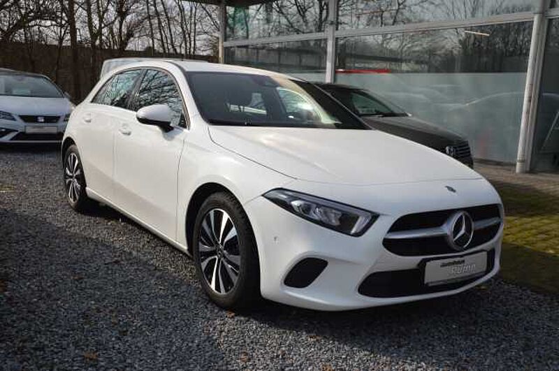 Mercedes-Benz A180 Autom. Navi.Sports. in 48157 Münster Mercedes-Benz A180 Autom. Navi.Sports.