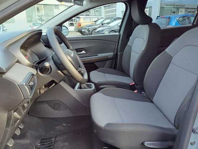 Dacia Jogger Extreme TCe110/5-Sitzer/Klimaautom./Sitzheizung/Kamera in 86415 Mering Dacia Jogger Extreme TCe110/5-Sitzer/Klimaautom./Sitzheizung/Kamera