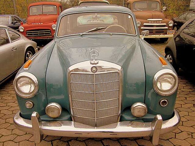Mercedes-Benz Verkauft : 220 S Ponton/ Faltdach