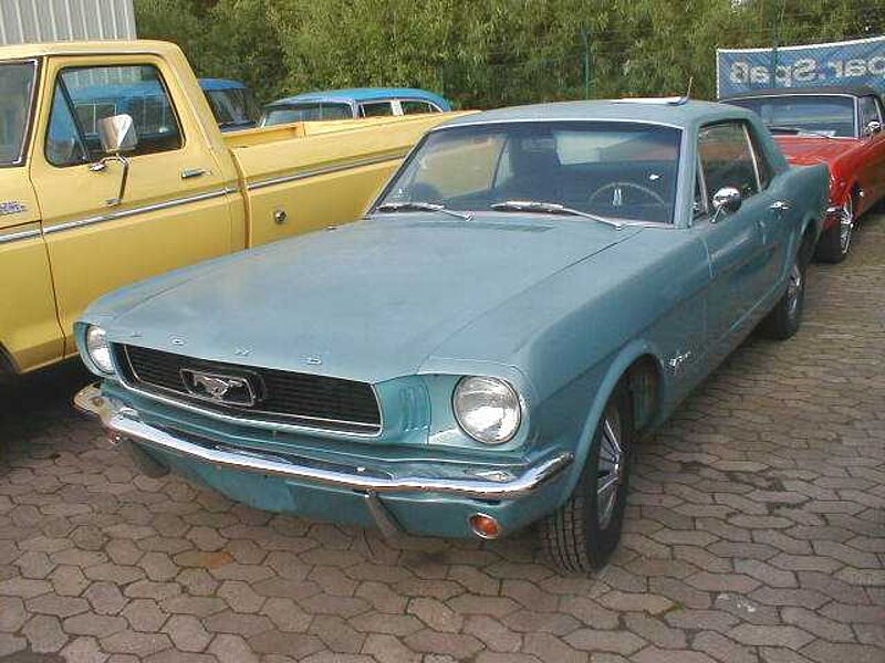 Ford Verkauft : Mustang 1966 Coupe Automatic 6 Zyl.