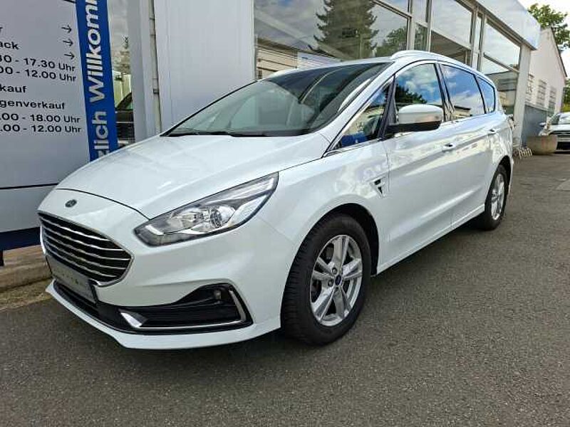 Ford S-MAX Titanium Hybrid AHK Navi WiPa 7 Sitzer