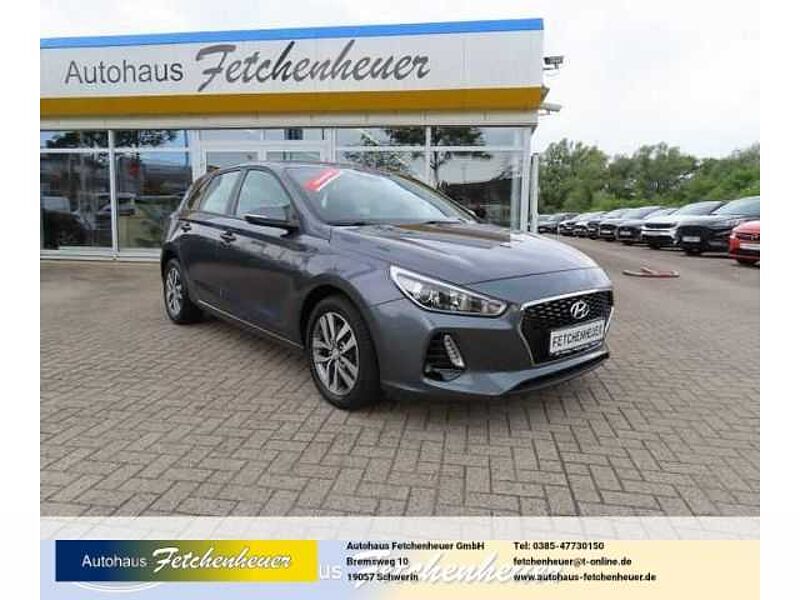 Hyundai i30 1.4 m. NAVI+RFK+KLIMA+SHZ+TEMP+PDC+ALU+GJR Trend in 19057 Schwerin Hyundai i30 1.4 m. NAVI+RFK+KLIMA+SHZ+TEMP+PDC+ALU+GJR Trend