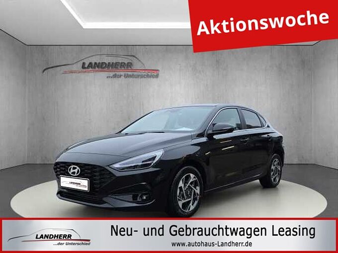 Hyundai i30  Fastback  Family 5.J Garantie//R&uuml;ckfahrkamera/Lenkradheizung