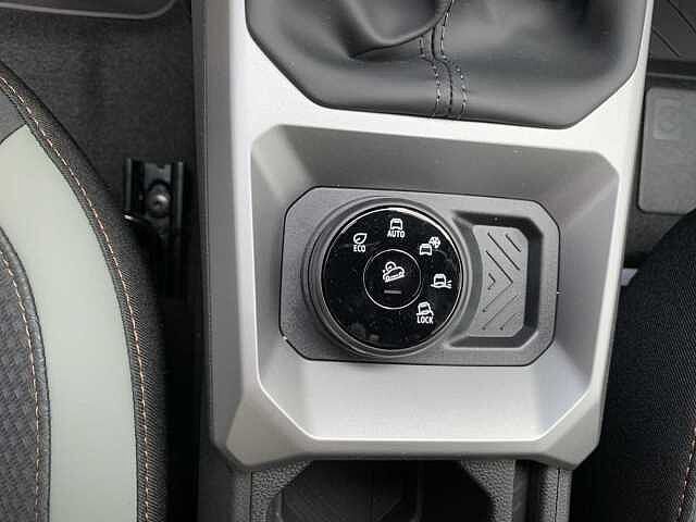 Dacia Duster 3 Extreme MH TCe130 4x4 Navi Klima SHZ PDC+360°