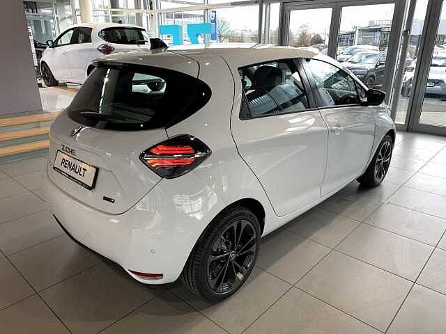 Renault ZOE EVOLUTION EV50 110PS Navi PDC Sofort Verfügbar!