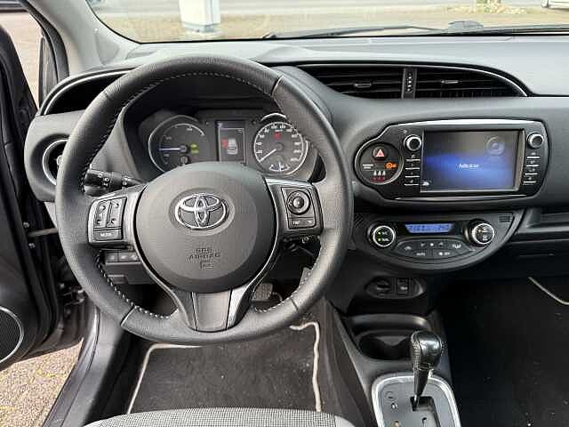 Toyota Yaris Hybrid Y20 Club SHZ Kamera M+S