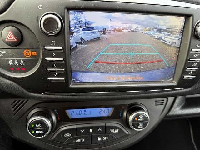 Toyota Yaris Hybrid Y20 Club SHZ Kamera M+S