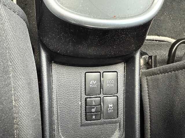 Toyota Yaris Hybrid Y20 Club SHZ Kamera M+S