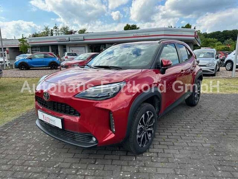 Toyota Yaris Cross AWD Hybrid 1.5 VVT-i Style AWD (4x4) in 33689 Bielefeld Toyota Yaris Cross AWD Hybrid 1.5 VVT-i Style AWD (4x4)
