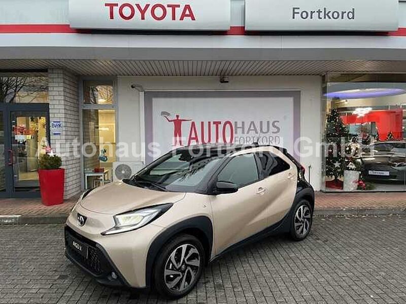 Toyota Aygo X Team Deutschland - Automatik - Navi, LED