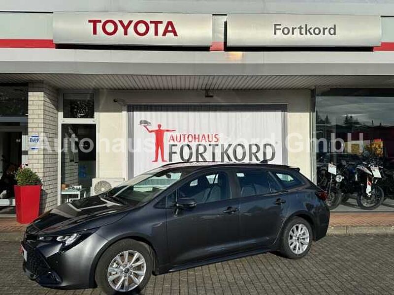 Toyota Corolla TS - 1.8 Hybrid - LED, NAVI, SZ, KeyLess in 33689 Bielefeld Toyota Corolla TS - 1.8 Hybrid - LED, NAVI, SZ, KeyLess