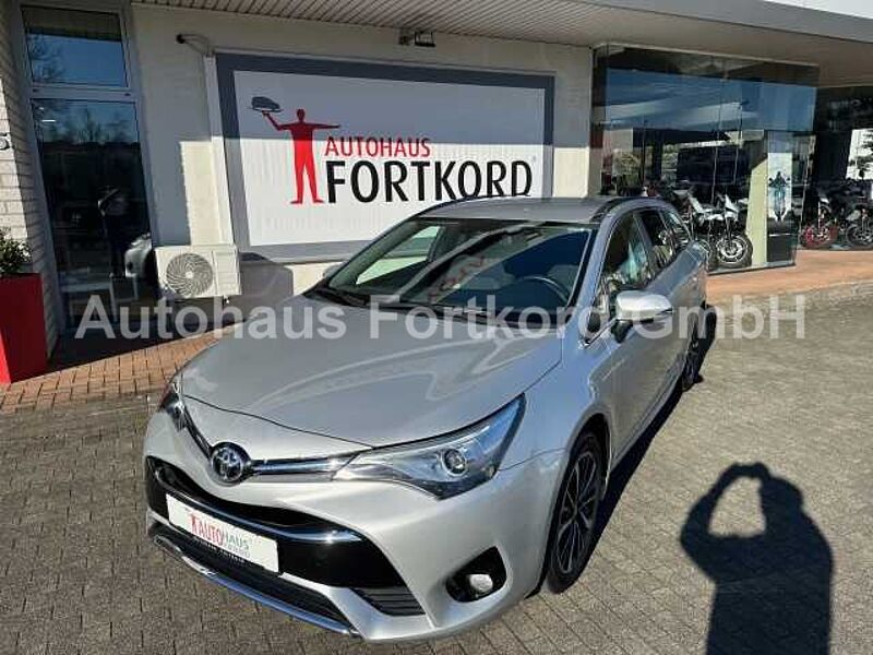 Toyota Avensis Touring Sports TD 1.8 - Navi, AHK, LED, SZ
