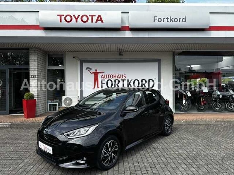 Toyota Yaris 1.5 Hybrid Style (Teamplayer) - NAVI, SHZ, KAM., LED...