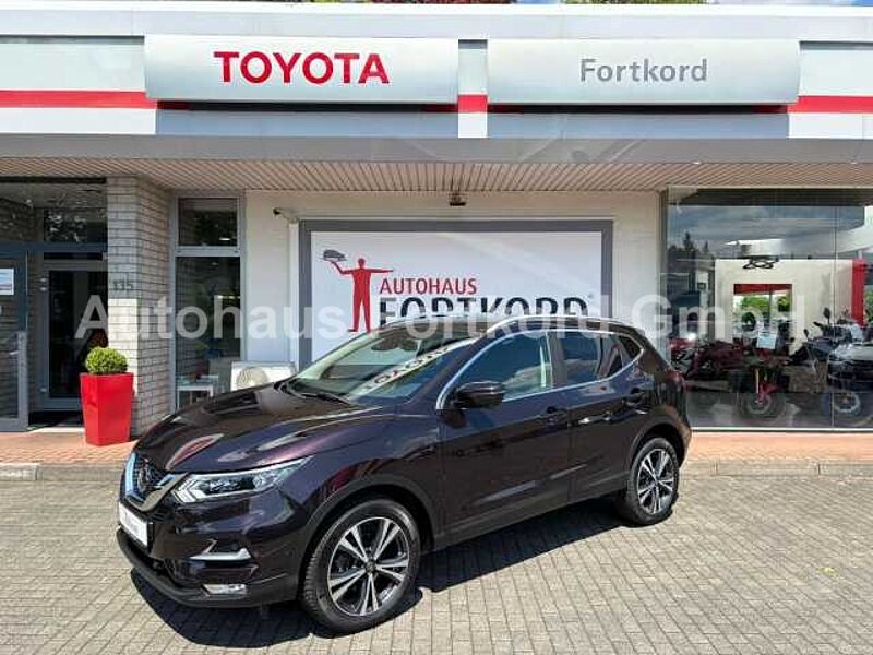 Nissan Qashqai 4x4 Acenta + 1.7 dCi - AHK, Navi, Pano, LED in 33689 Bielefeld Nissan Qashqai 4x4 Acenta + 1.7 dCi - AHK, Navi, Pano, LED