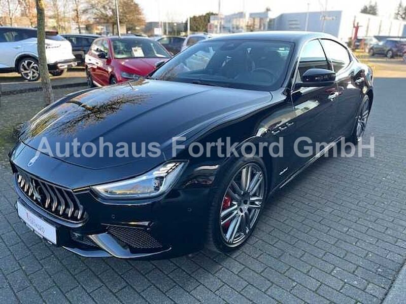 Maserati Ghibli S Q4 GranSport - Kamera, LED, 20' Zoll, Navi in 33689 Bielefeld Maserati Ghibli S Q4 GranSport - Kamera, LED, 20' Zoll, Navi