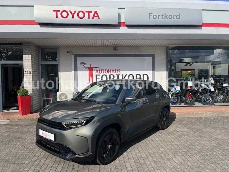 Toyota Urban Cruiser - Elektro - Active (Teamplayer) - 61 KW/h - ohne Prämie in 33689 Bielefeld Toyota Urban Cruiser - Elektro - Active (Teamplayer) - 61 KW/h - ohne Prämie